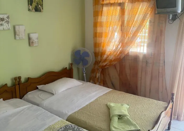 Andromaxistudios 4* Kokkino Nero